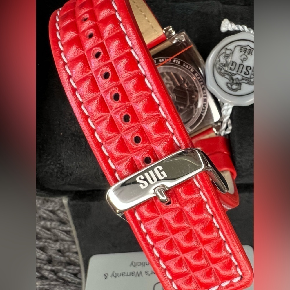 T006. SUG Red Automatic Mens Watch, Leather Strap. Pristine Condition - Picture 2 of 8